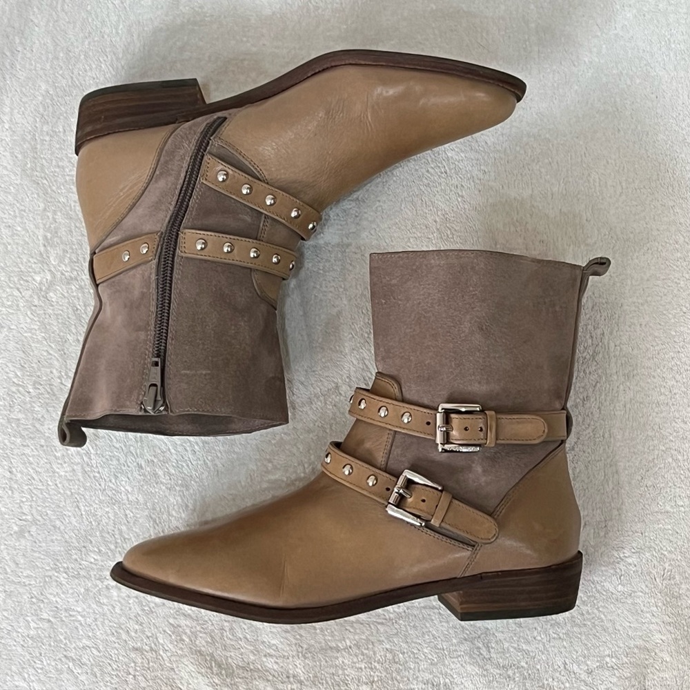 COACH Lilliana Studded Beige Leather Suede Zip Up Ankle Boots Size 6 - Picture 7 of 16